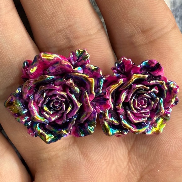 2/$29 or 3/$39 NWOT Large iridescent metallic rose stud earrings! - Picture 4 of 5
